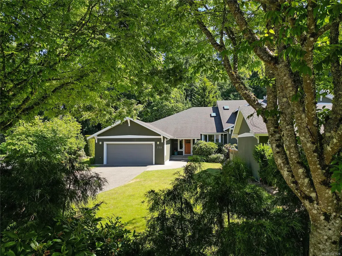770 Hill Rise Lane, Saanich BC V8Y 3K2