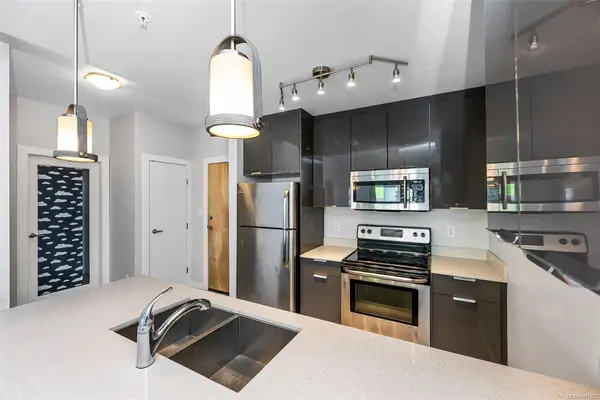 2871 Jacklin Rd #302, Langford BC V9B 0P3 - 2 bed, 1.0 bath in Langford