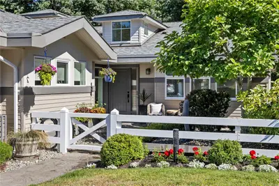 500 Corfield St #8, Parksville BC V9P 0A8