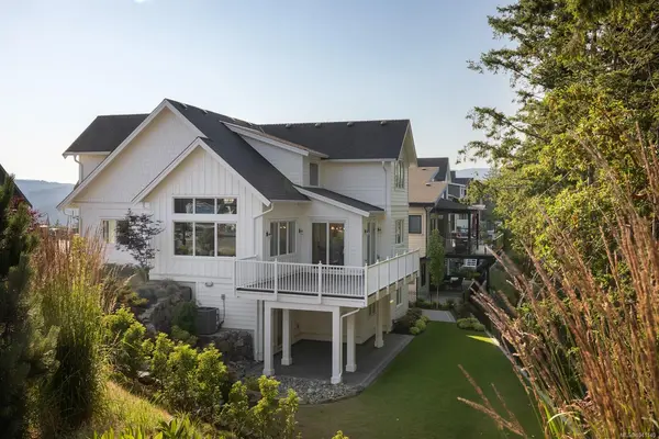 2006 Pinehurst Terr, Langford BC V9B 3S3 - 5 bed, 5.0 bath in Langford