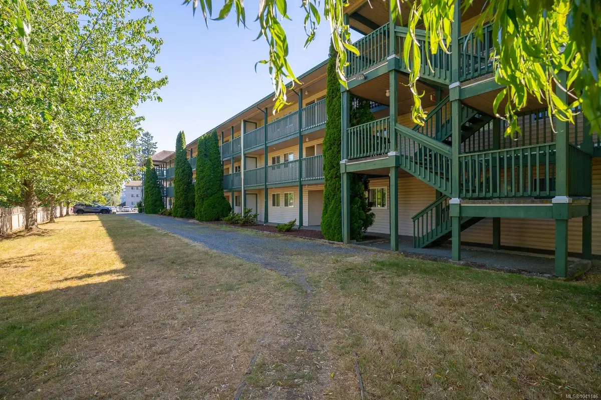 1912 Bowen Rd #307, Nanaimo BC V9S 5S6
