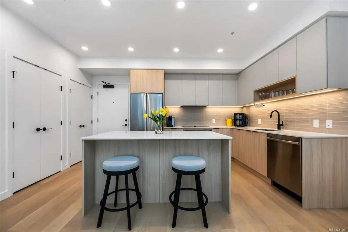 3564A Ryder Hesjedal Way #411, Colwood BC V9C 0V3