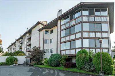 69 Gorge Rd W #101, Saanich BC V9A 1L9