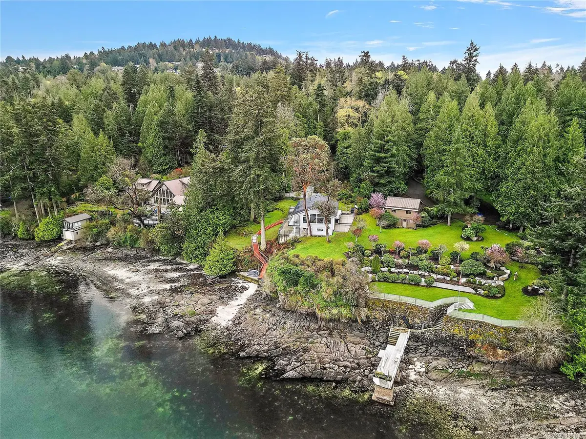 976 Lands End Rd, North Saanich BC V8L 5L3