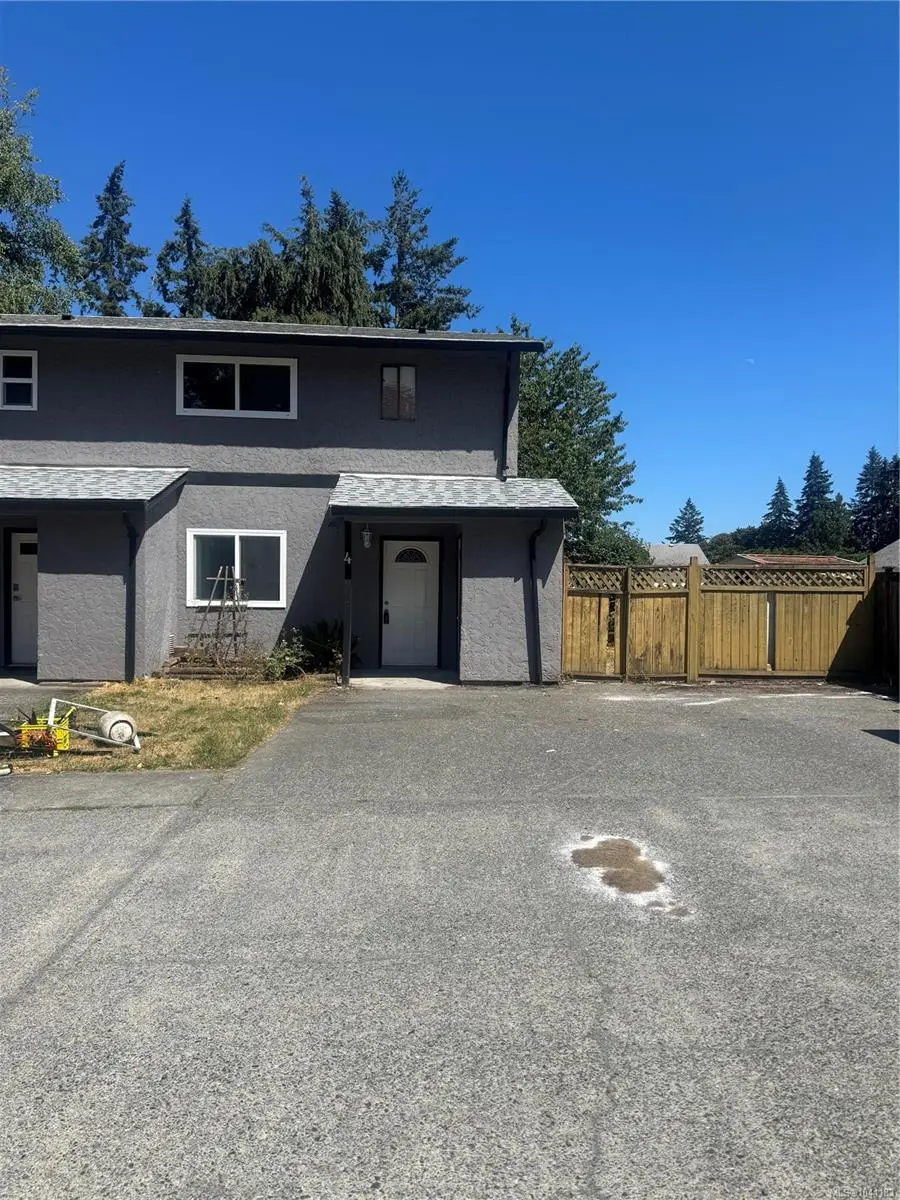 715 Malone Rd #4, Ladysmith BC V9G 1S5