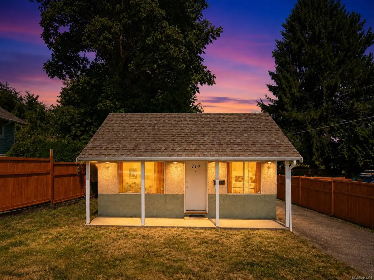 710 Fitzwilliam St, Nanaimo BC V9R 3B6