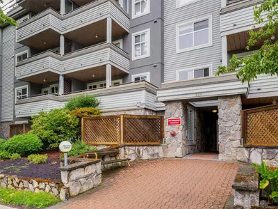 1580 Christmas Ave #203, Saanich BC V8P 2X2