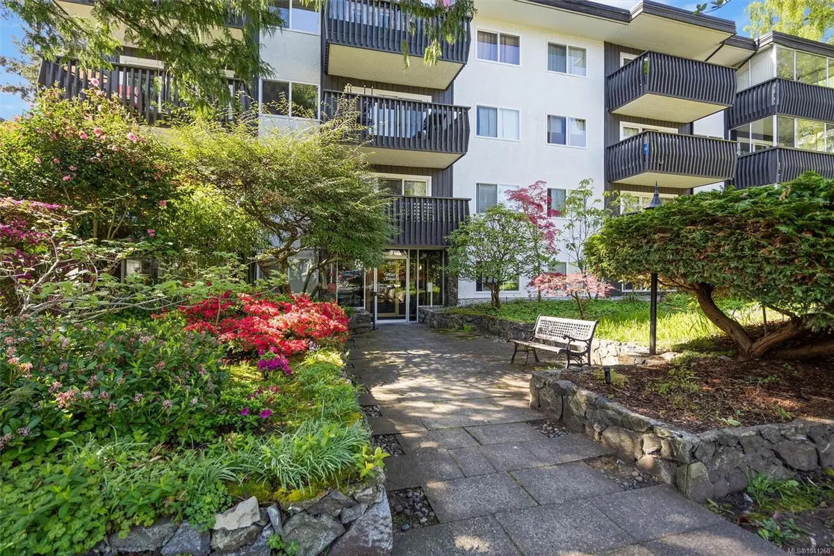 1035 McClure St #204, Victoria BC V8V 3G1
