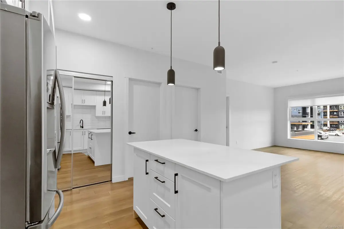 2469 Gateway Rd #206, Langford BC V9B 6R7