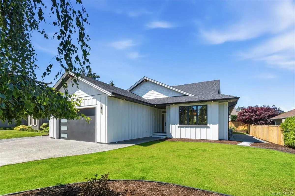 846 Woodside Cres, Qualicum Beach BC V9K 2K8