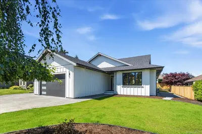 846 Woodside Cres, Qualicum Beach BC V9K 2K8