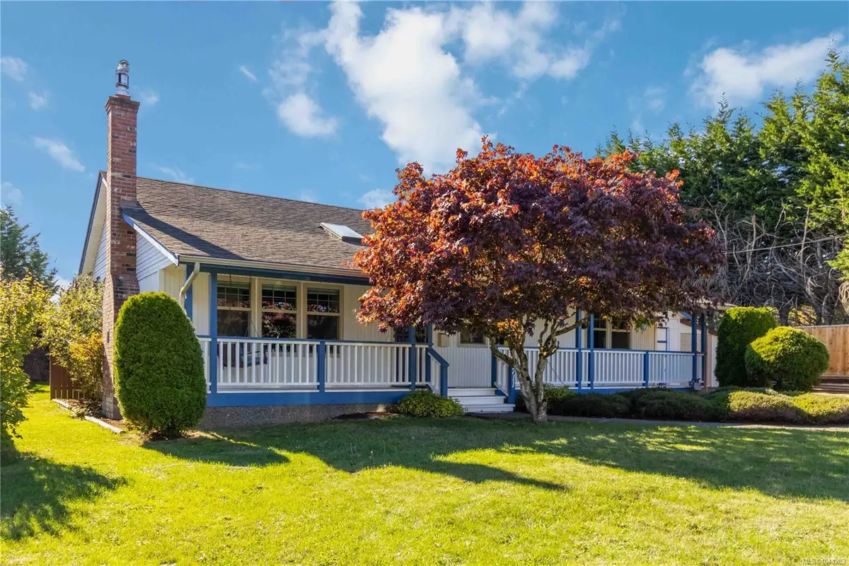 711 Miller Ave, Saanich BC V8Z 3C9