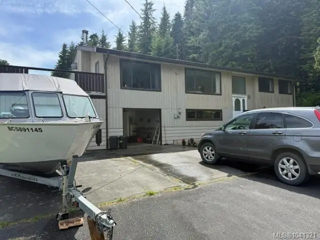 8335 Camelot Rd, Port Hardy BC V0N 2P0
