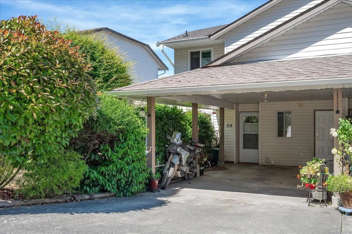 941 Malone Rd #54, Ladysmith BC V9G 1S3