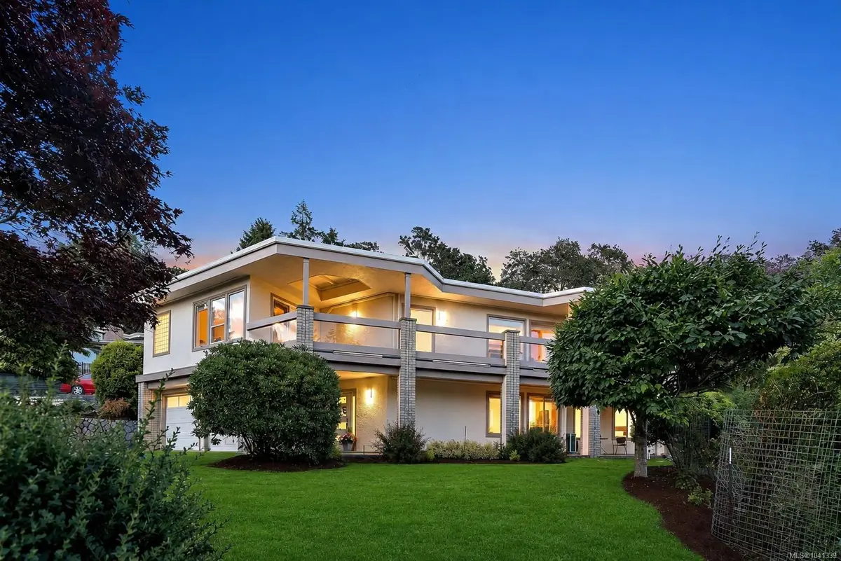 4607 Boulderwood Dr, Saanich BC V8Y 2V2