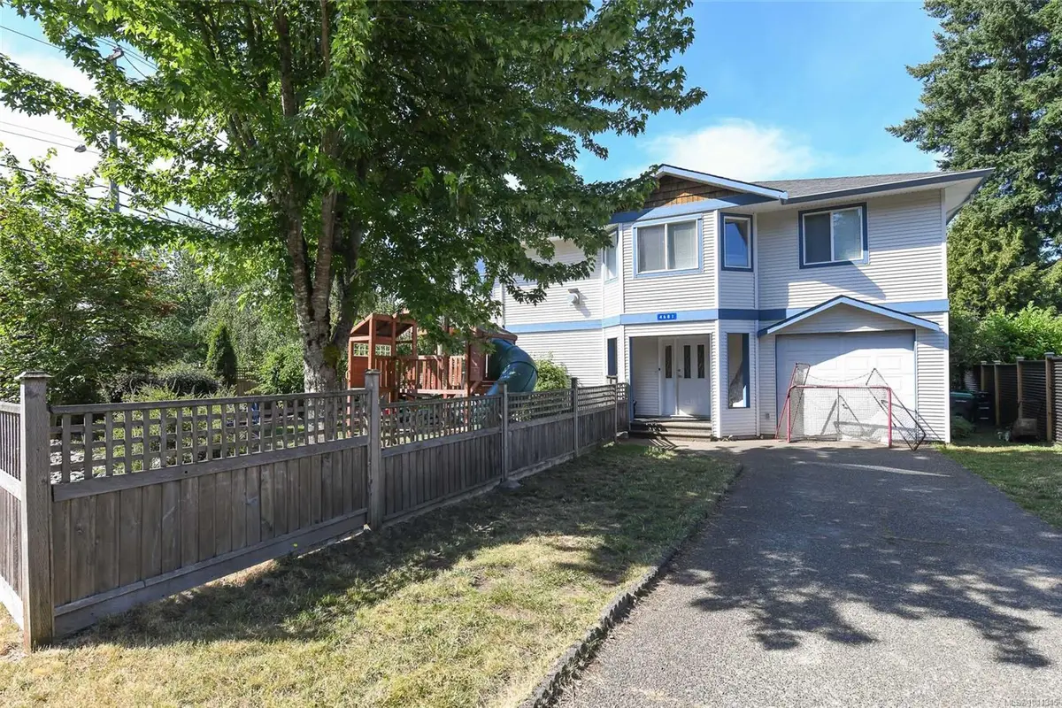 4681 Shetland Pl, Courtenay BC V9N 8Y7
