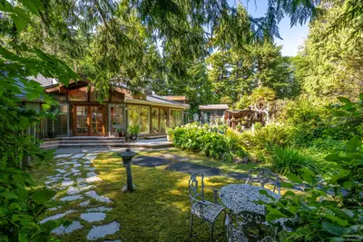 1364 Chesterman Beach Rd, Tofino BC V0R 2Z0