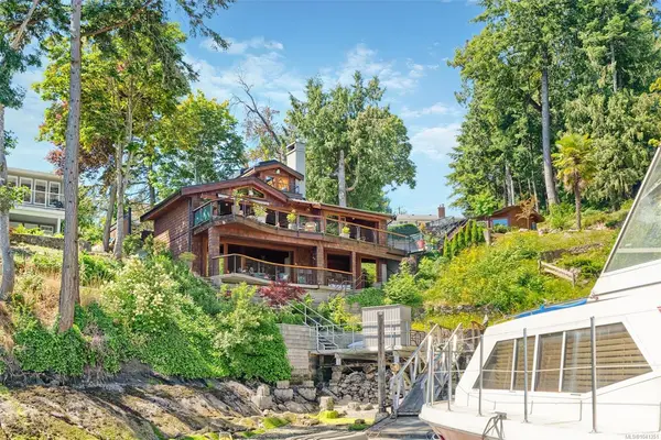 10968 Madrona Dr, North Saanich BC V8R 6K2 - 2 bed, 3.0 bath in North Saanich