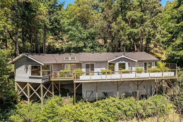 351 Elizabeth Dr, Salt Spring BC V8K 1J5 - 2 bed, 2 bath property for sale in Salt Spring