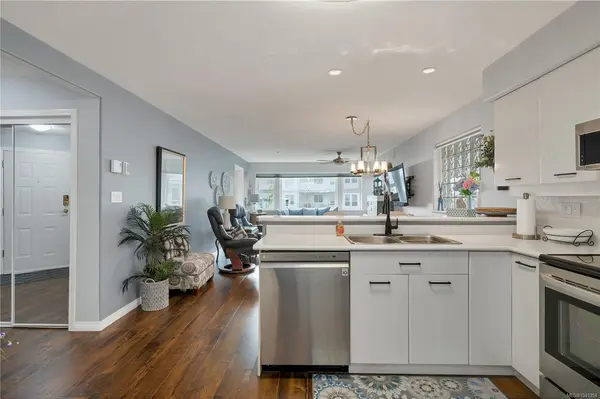 350 Island Hwy S #105, Campbell River BC V9W 1A5 - 2 bed, 2.0 bath in Campbell River