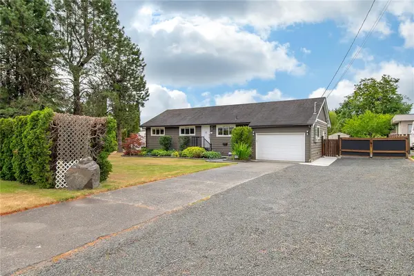555 Holm Rd, Campbell River BC V9W 1W5 - 3 bed, 2 bath property for sale in Campbell River