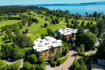 5329 Cordova Bay Rd #408, Saanich BC V8Y 2L3
