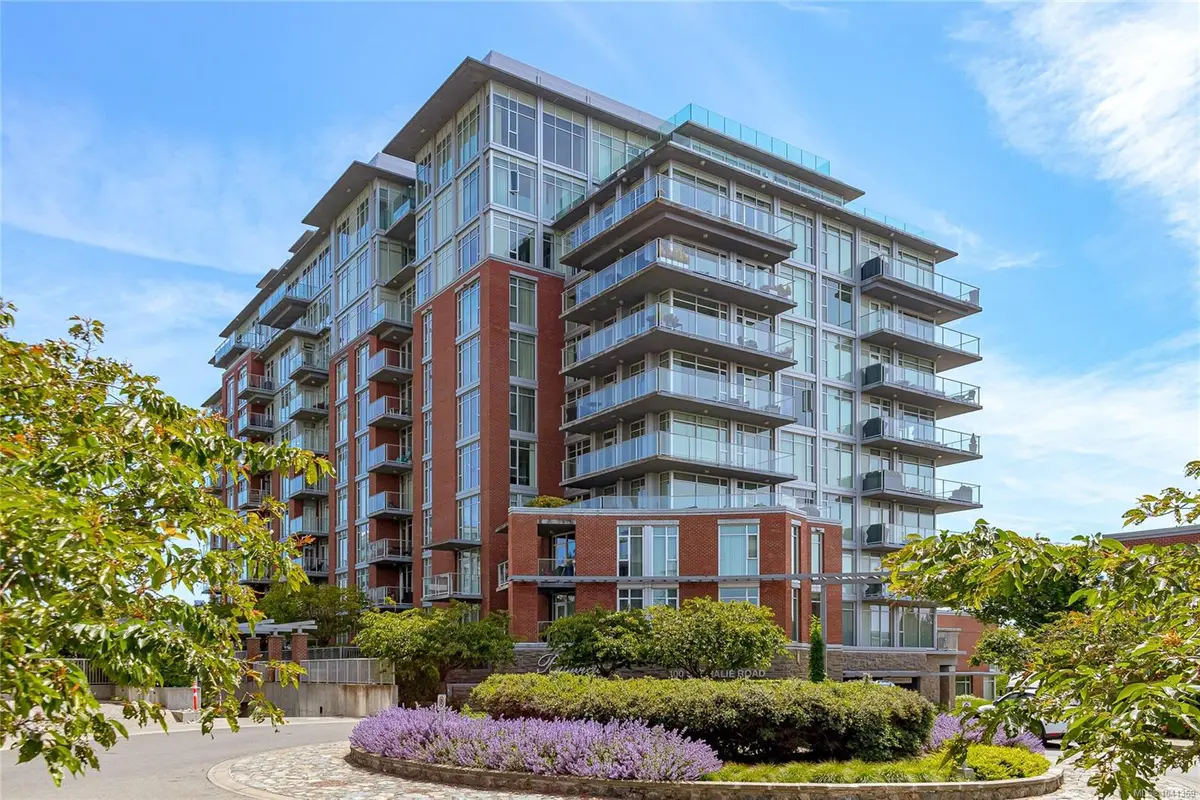 100 Saghalie Rd #105, Victoria BC V9A 0A1