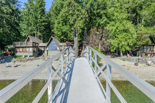 8360 Sa-Seen-Os Rd #3A, Youbou BC V0R 3E1 - 3 bed, 1 bath property for sale in Youbou