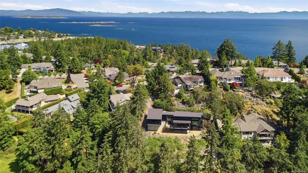 3576 Sheffield Pl, Nanoose Bay BC V9P 9J8