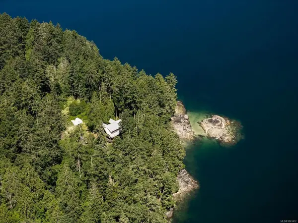 998 Gillespie Rd, Sooke BC V9Z 0Z5 - 5 bed, 3 bath property for sale in Sooke