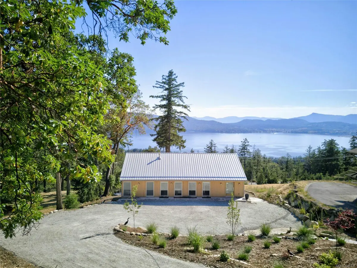 293 Canvasback Pl, Salt Spring BC V8K 2W5