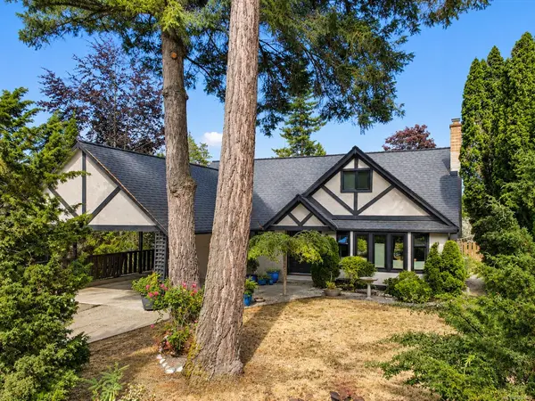 4651 Alder Glen Rd, Cowichan Bay BC V0R 1N1 - 3 bed, 2.0 bath in Cowichan Bay