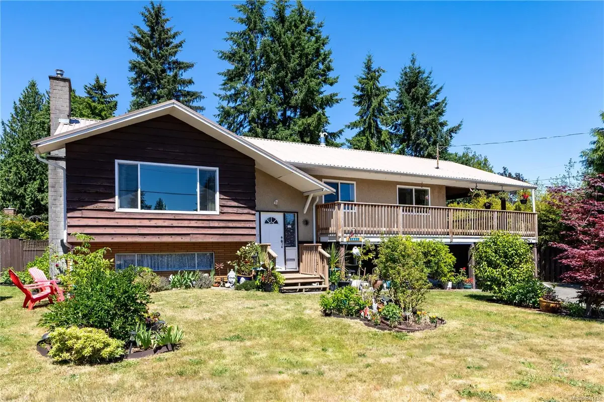 1031 16th St, Courtenay BC V9N 1X8