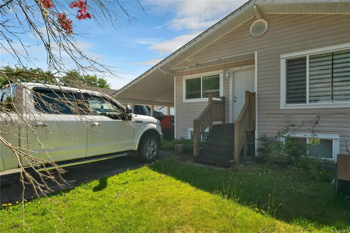 9503 Scott St, Port Hardy BC V0N 2P0