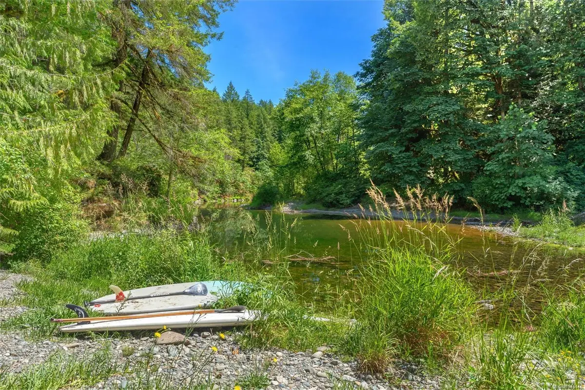 4370 Moss Rd, Duncan BC V9L 6M4