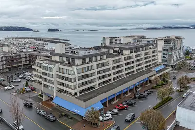 9805 Second St #301, Sidney BC V8L 4T9
