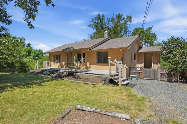 1559 Matterson Rd, Errington BC V0R 1V0 - 3 bed, 1 bath property for sale in Errington