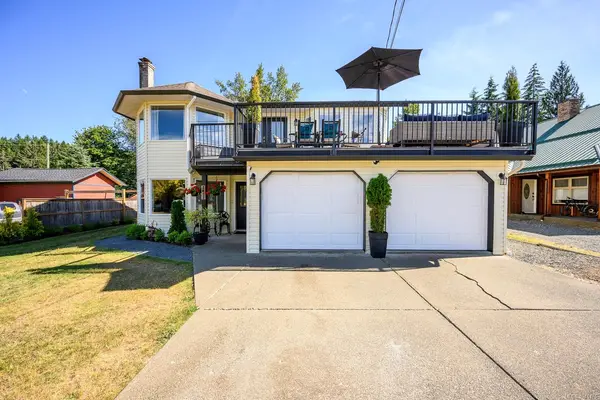 2613 Derwent Ave, Cumberland BC V0R 1S0 - 3 bed, 3 bath property for sale in Cumberland