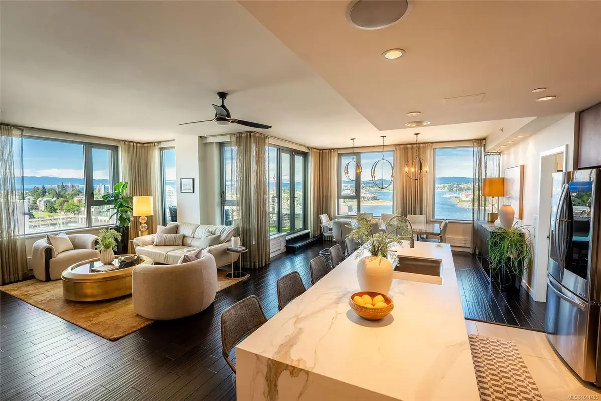 608 Broughton St #1002, Victoria BC V8W 1C7