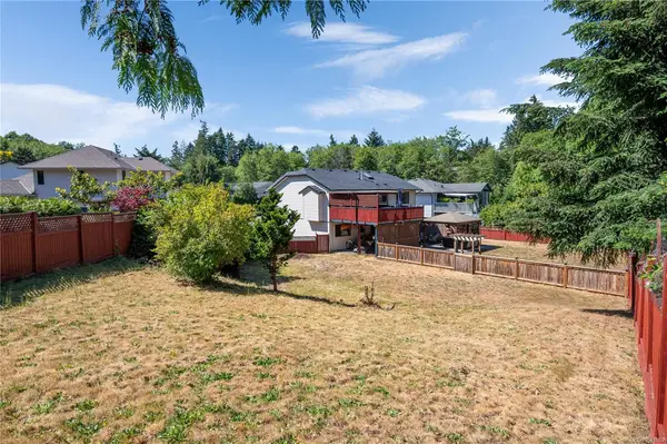 4843 Hartford Pl, Nanaimo BC V9V 1N8 - 5 bed, 3.0 bath in Nanaimo