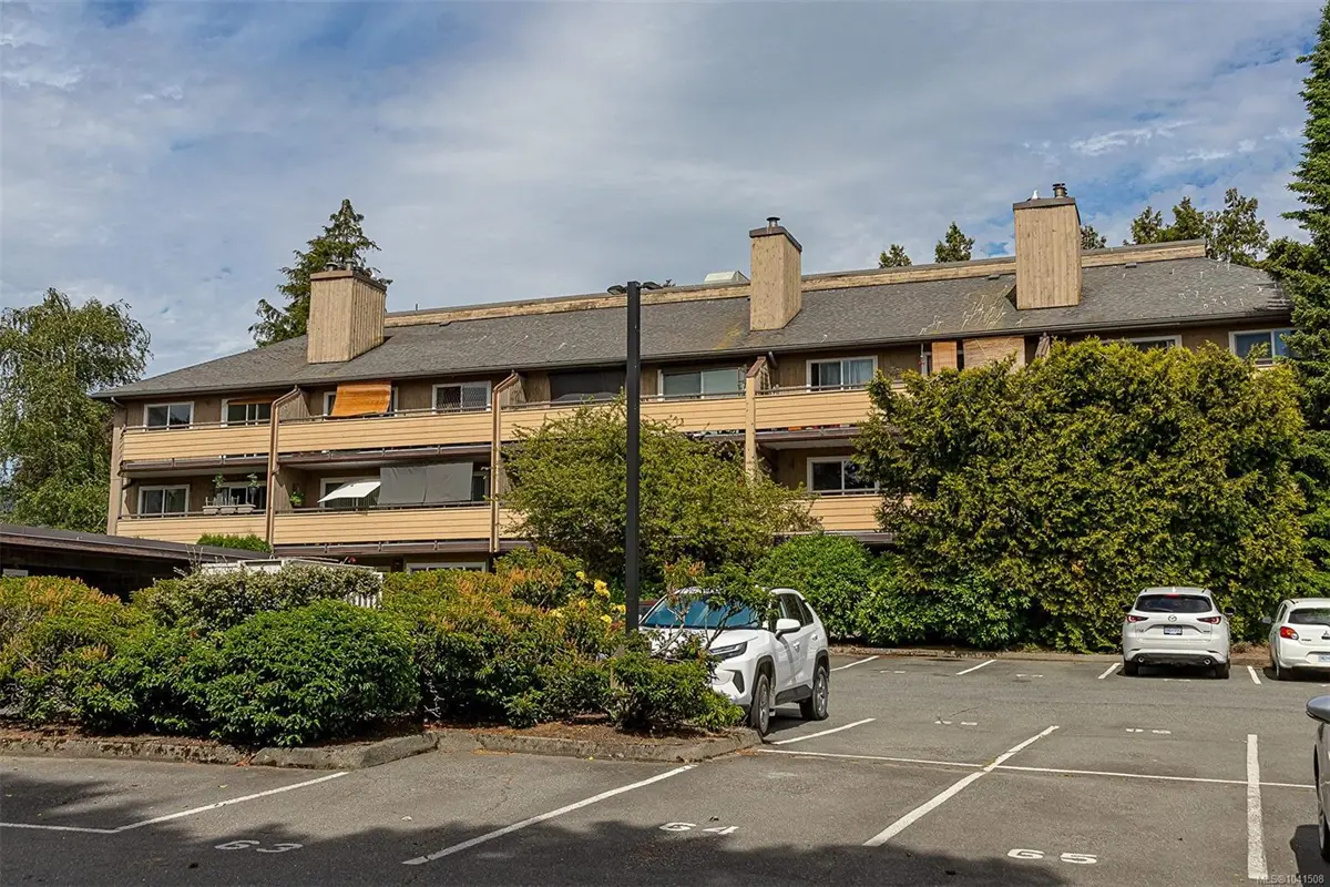 3225 Alder St #308, Victoria BC V8X 1P3