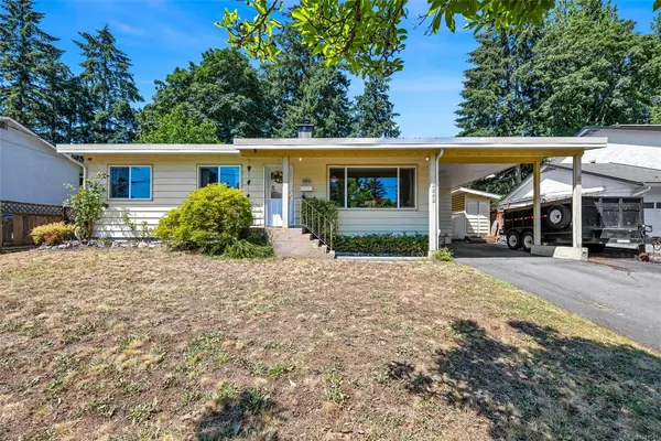 5943 Deuchars Dr, Duncan BC V9L 1L5 - 3 bed, 2.0 bath in Duncan