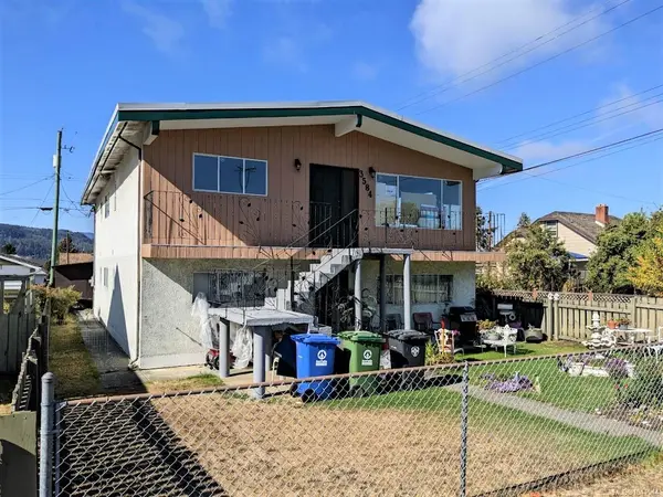 3584 9th Ave, Port Alberni BC V9Y 4T4 - 6 bed, 4 bath property for sale in Port Alberni
