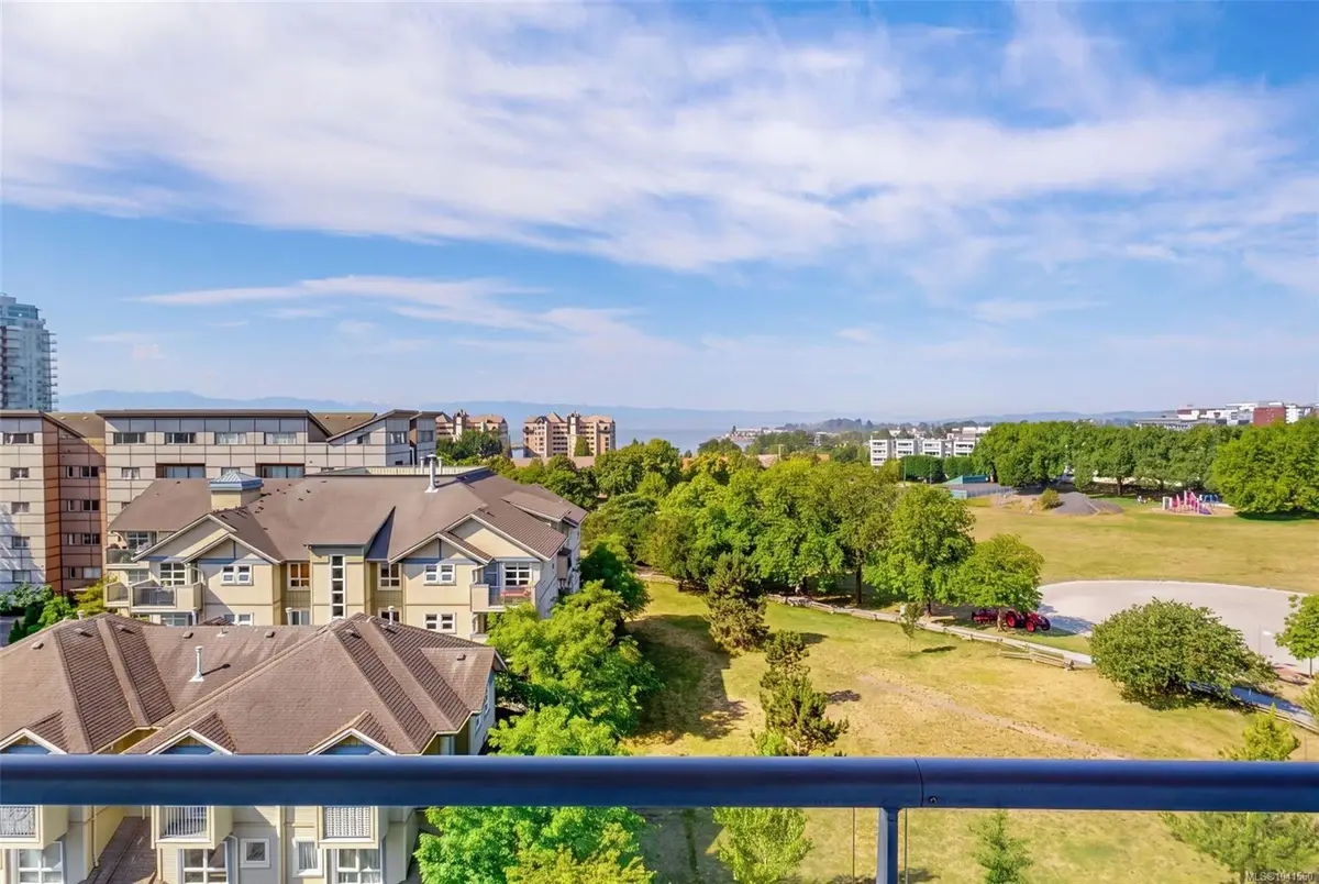 160 Wilson St #806, Victoria BC V9A 7P9