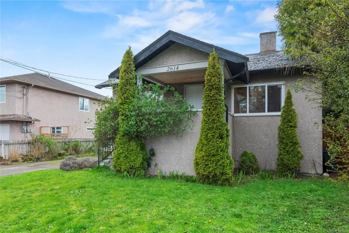2614 Scott St, Victoria BC V8R 4H9