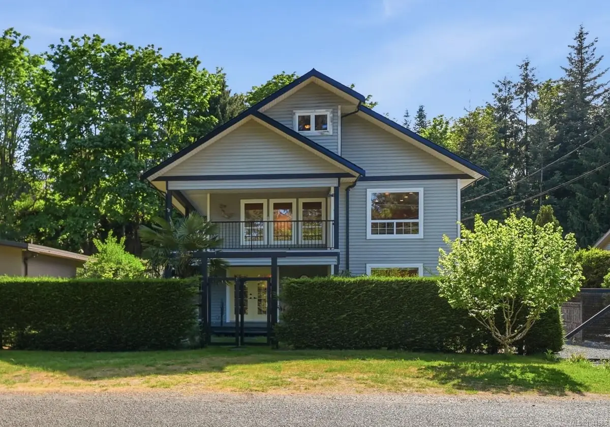 3970 Bovanis Rd, Bowser BC V0R 1G0