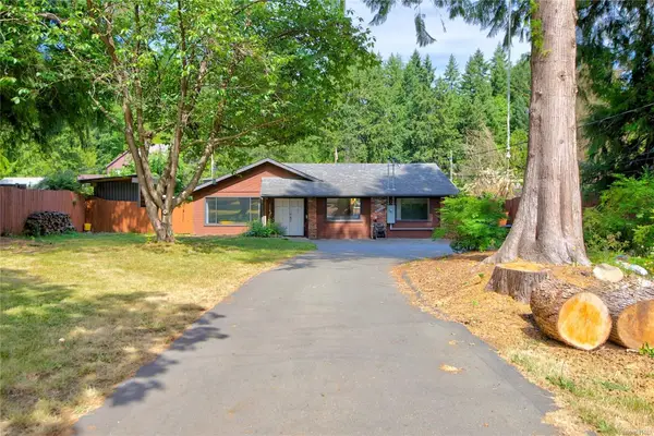 2561 Mabley Rd, Courtenay BC V9N 9K2 - 4 bed, 2.0 bath in Courtenay