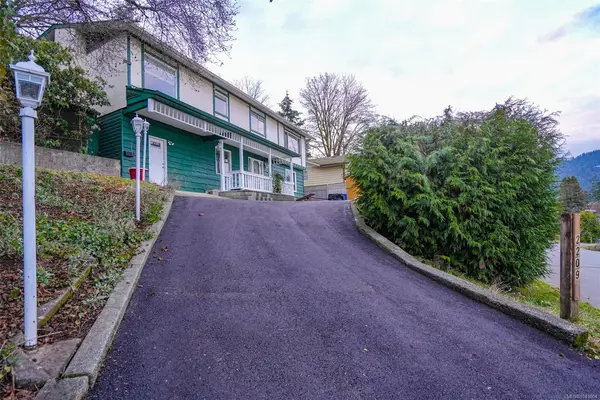 2209 Mallory Dr, Port Alberni BC V9Y 1A2 - 3 bed, 2 bath property for sale in Port Alberni