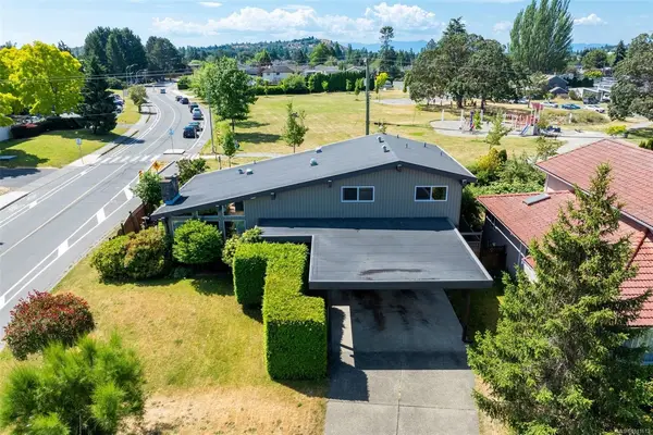 4070 Larchwood Dr, Saanich BC V8N 6H7 - 4 bed, 2.0 bath in Saanich