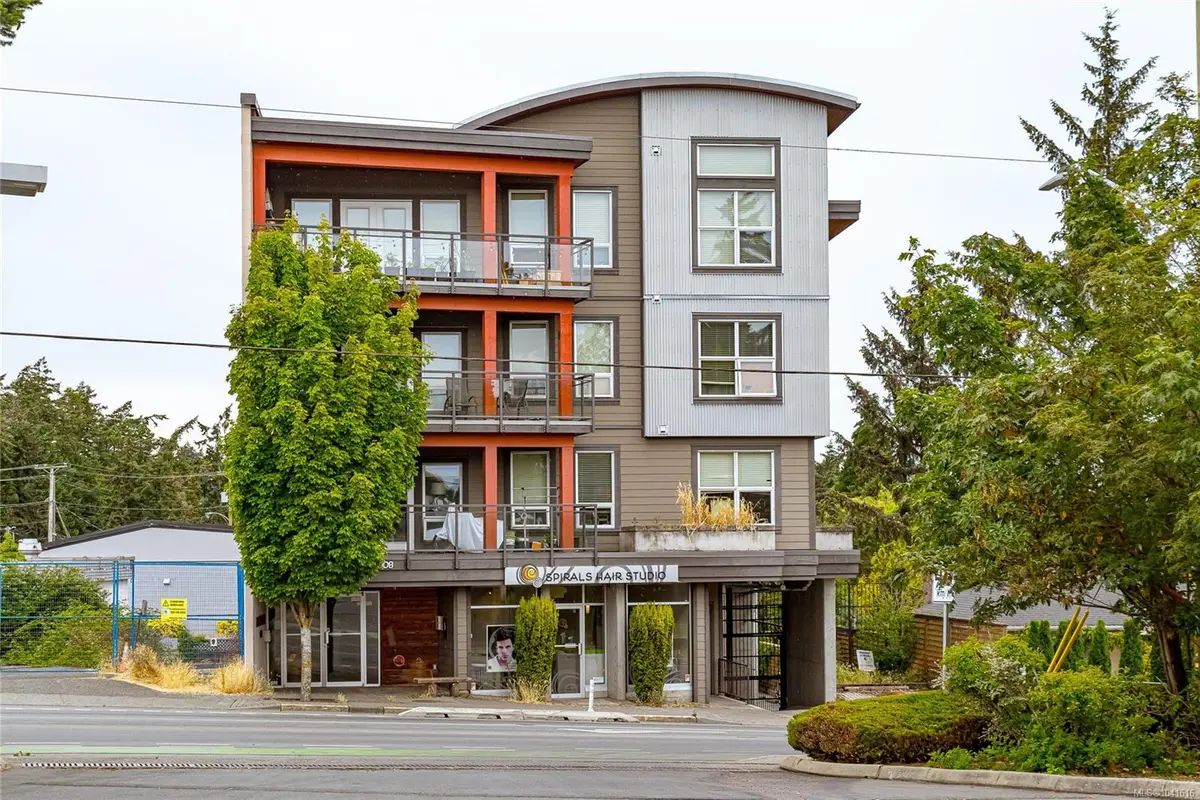 1008 Tillicum Rd #203, Esquimalt BC V9A 1Z8